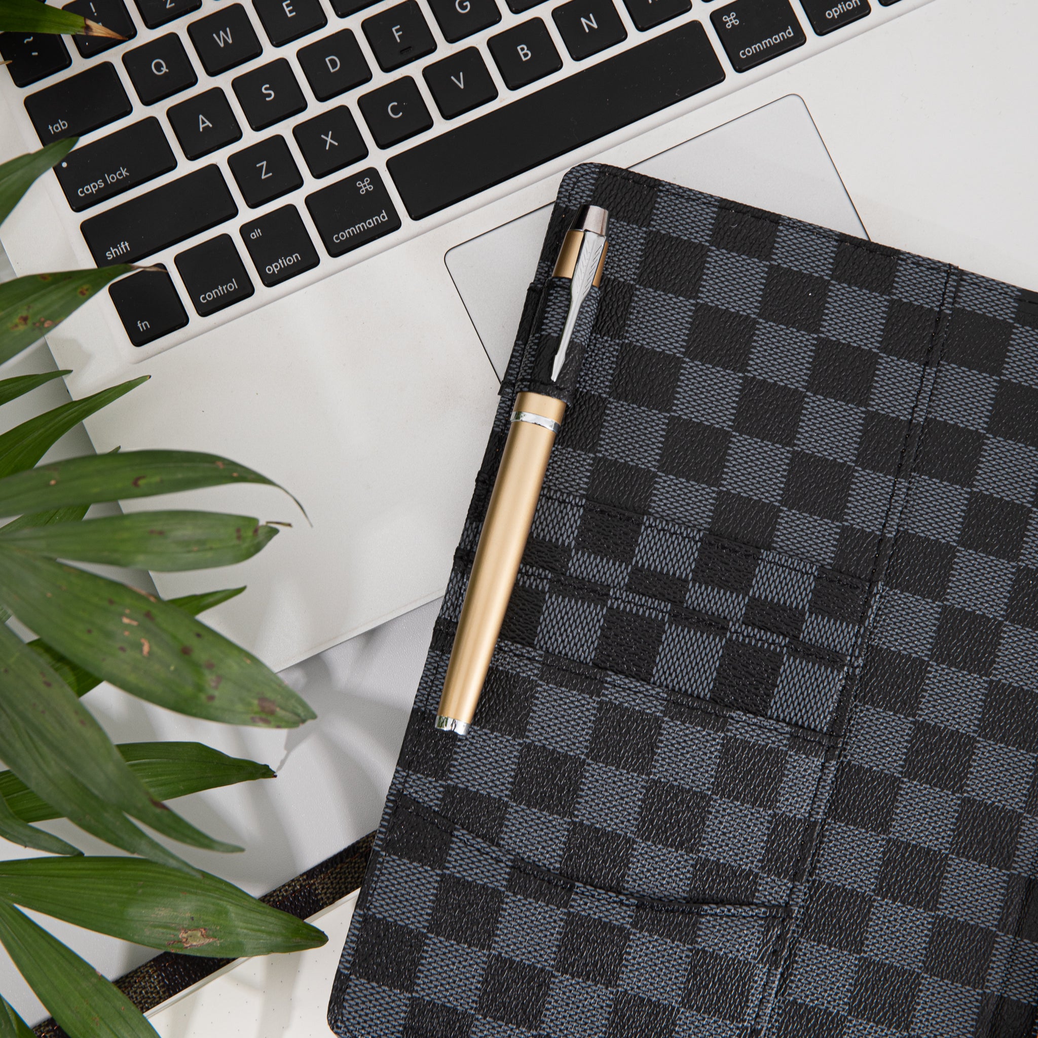PlaidJournalwithLock-Dotted-Blackbusinessprofessionalworknotebookgift_2.jpg